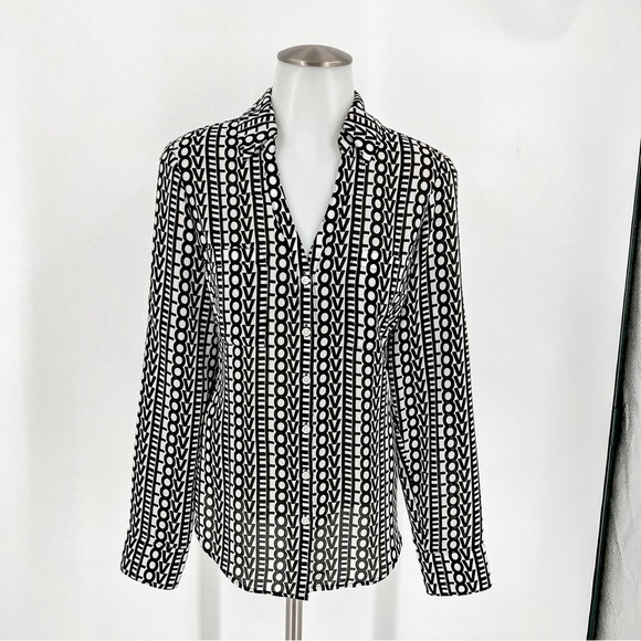 Express The Portofino Black and White "LOVE" print top - Picture 1 of 4